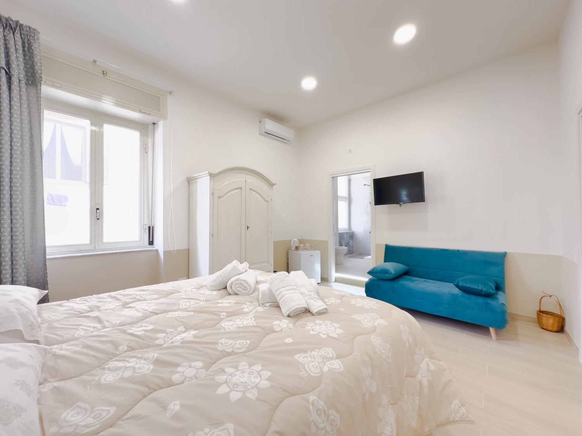 Real Poggio Hotel Наполи Екстериор снимка